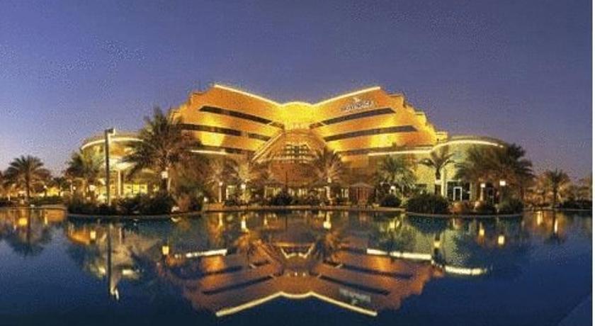 Отель Movenpick Hotel Bahrain
